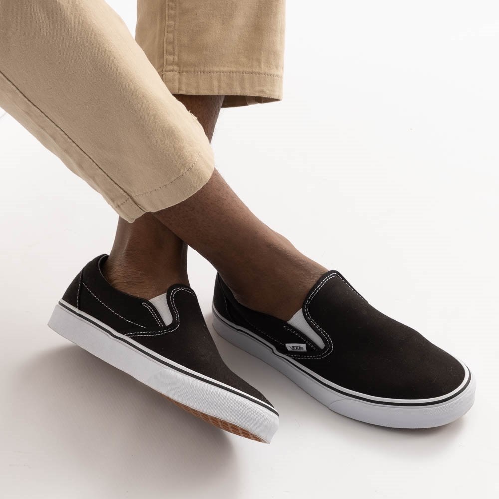 VANS • Classic Slip-On Sneakers Black/White • Unisex Men’s 8 / Women’s 9.5 NWT